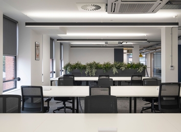Business centre  in The City of London, 3 Angel Walk, 300 m² - MatchOffice.co.uk