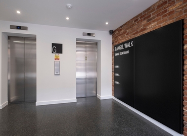  Business center  in The City of London, 3 Angel Walk, 300 m² - MatchOffice.co.uk