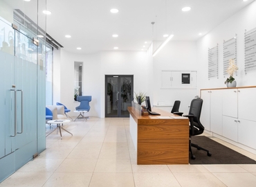 Meeting room in The City of London, Upper Woburn Place 16, 100 m² - MatchOffice.co.uk