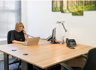 Meeting room in South London, One Elmfield Park, 40 m² - MatchOffice.co.uk