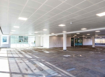  Business center  in Crawley, First Point, 32 m² - MatchOffice.co.uk