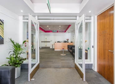 Business center 25 Clarendon Road RH1 1QZ Surrey