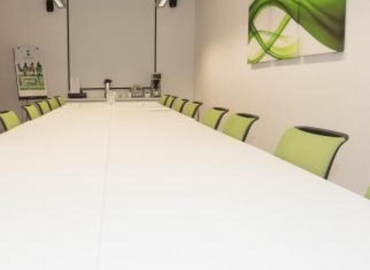 100 m² Meeting room in West Sussex, Little High Street (BN43 5EG) - 1 | MatchOffice