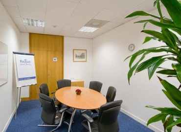 32 m² Shared workspace in Surrey, Knyvett House (TW18 3BA) - 1 | MatchOffice