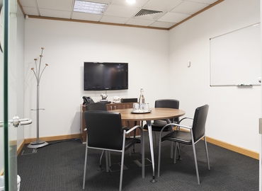 21 m² Meeting room in Windsor, 59-60 Thames Street (SL4 1TX) - 4 | MatchOffice