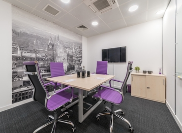  Meeting room hire in Edinburgh, 83 Princes Street, 100 m² - MatchOffice.co.uk