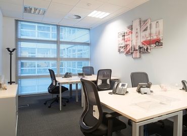 100 m² Conference space in Reigate, Castle Court (RH2 9RJ) - 9 | MatchOffice