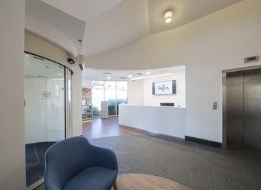 100 m² Meeting room in Surrey, Centurion House (TW18 4AX) - 3 | MatchOffice.com