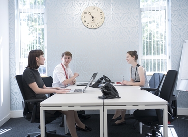 100 m² Conference space in Surrey, Centurion House (TW18 4AX) - 10 | MatchOffice