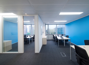  Meeting room for rent in West London, Crown House, 100 m² - MatchOffice.co.uk