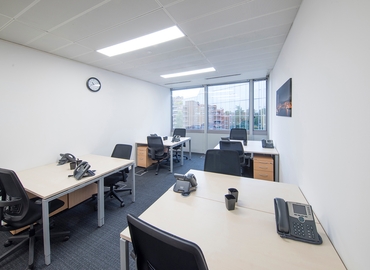  Meeting room for rent in West London, Crown House, 100 m² - MatchOffice.co.uk