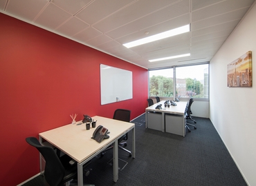 Meeting room in West London, Crown House, 100 m² - MatchOffice.co.uk