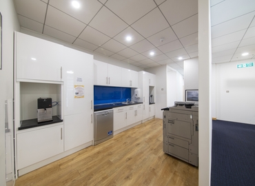  Meeting room hire in Milton Keynes, Fairbourne Drive, 100 m² - MatchOffice.co.uk