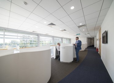  Meeting room hire in Milton Keynes, Fairbourne Drive, 100 m² - MatchOffice.co.uk