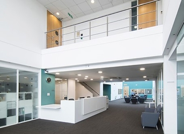 100 m² Convention center in Melksham, Hampton Park West (SN12 6LH) - 1 | MatchOffice.com