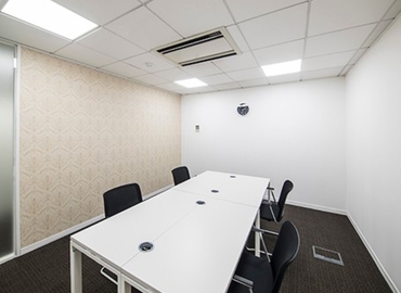 Meeting room in Melksham, Hampton Park West, 100 m² - MatchOffice.co.uk