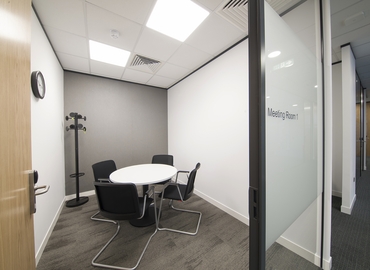  Meeting room for rent in Somerset, High Street 62, 100 m² - MatchOffice.co.uk