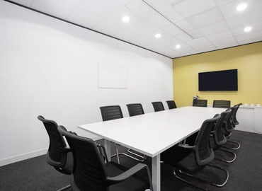 Virtual office space in The City of London, Kensington High Street 239 (W8 6SA) - 3 | MatchOffice