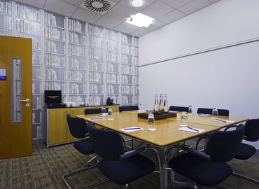  Meeting room for rent in Bristol, Lower Castle Street, 35 m² - MatchOffice.co.uk
