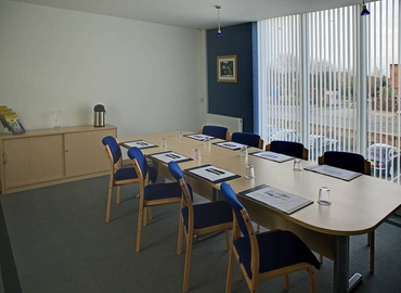 Meeting room in Bolton, Lythgoe House, 100 m² - MatchOffice.co.uk