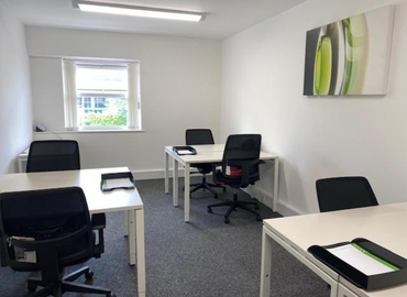  Meeting room for rent in Windsor, Thames Court, 22 m² - MatchOffice.co.uk