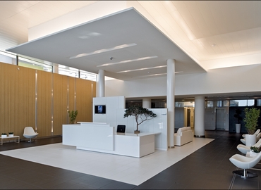 14 m² Convention center in Slough, The Nova Building (SL1 1XS) - 3 | MatchOffice.com