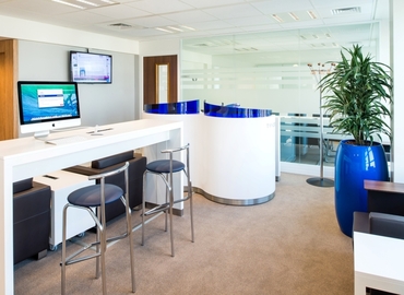  Meeting room for rent in Slough, The Nova Building, 14 m² - MatchOffice.co.uk