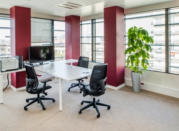  Meeting room hire in Slough, The Nova Building, 14 m² - MatchOffice.co.uk
