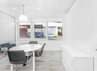  Business center  in Farnham, Town Hall Buildings, 20 m² - MatchOffice.co.uk