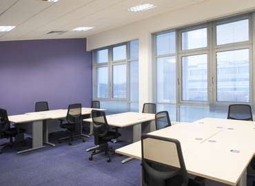  Meeting room for rent in Edinburgh, 10 Lochside Place, 20 m² - MatchOffice.co.uk