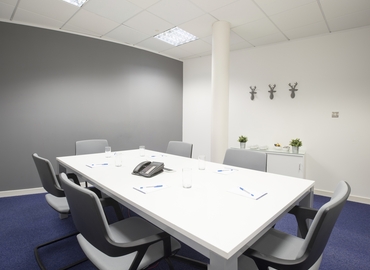 Meeting room in Edinburgh, 10 Lochside Place, 20 m² - MatchOffice.co.uk