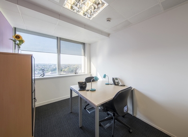 Meeting room in West London, 11 Millington Road, 20 m² - MatchOffice.co.uk