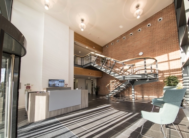 Meeting room in High Wycombe, Aston Court, 100 m² - MatchOffice.co.uk