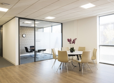  Meeting room hire in High Wycombe, Aston Court, 100 m² - MatchOffice.co.uk