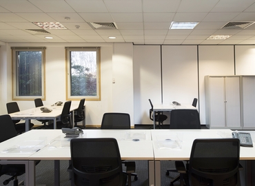  Meeting room for rent in West London, Bath Road 450, 100 m² - MatchOffice.co.uk