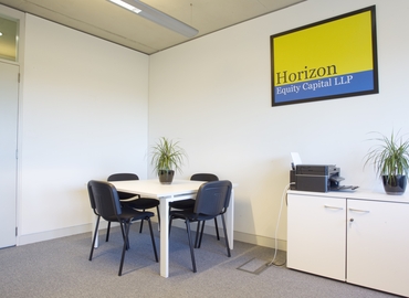100 m² Meeting room in Luton, Great Marlings Innovation Centre and Business Base (LU2 8DL) - 6 | MatchOffice