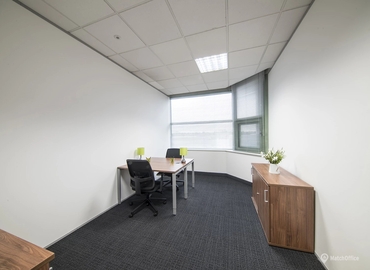 100 m² Conference room in Reading, Imperial Way (RG2 0TD) - 1 | MatchOffice.com