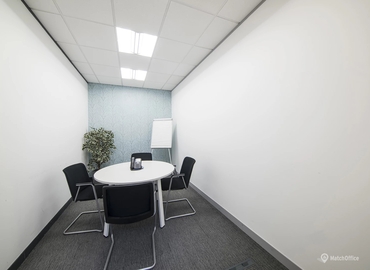  Meeting room for rent in Reading, Imperial Way, 100 m² - MatchOffice.co.uk