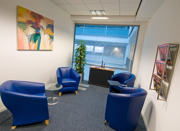 Meeting room in West Sussex, South Terminal Arrivals, 50 m² - MatchOffice.co.uk