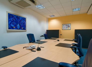 50 m² Conference hall in West Sussex, South Terminal Arrivals (RH6 0NP) - 10 | MatchOffice.com