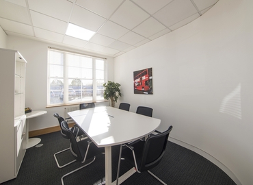 Meeting room in High Wycombe, The Broadway, 20 m² - MatchOffice.co.uk