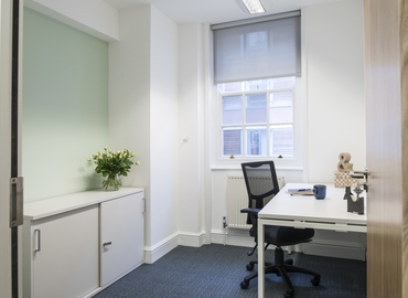 Meeting room in The City of London, 3 - 8 Bolsover Street, 25 m² - MatchOffice.co.uk