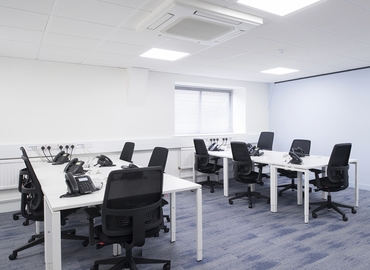 Meeting room in Wiltshire, Queen Street, 50 m² - MatchOffice.co.uk