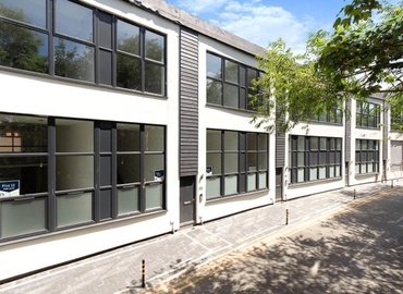 Business center Restmor Way SM6 7AH Wallington