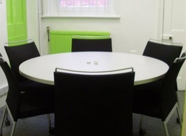 50 m² Business space in South London, Claremont Road 6 (KT6 4QU) - 2 | MatchOffice