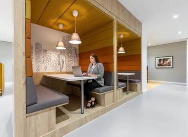 Business center Kilburn House M15 6SE Greater Manchester