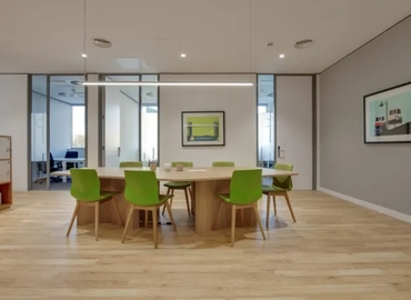 Business center Kilburn House M15 6SE Greater Manchester