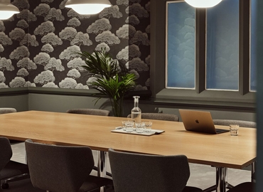 Business center 15 Stratton Street W1J 8LQ The City of London