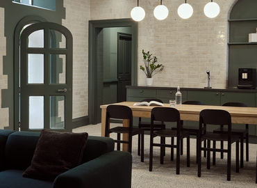 Business center 15 Stratton Street W1J 8LQ The City of London