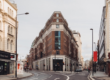 Business center 10 Bloomsbury Way WC1A 2SL Central London